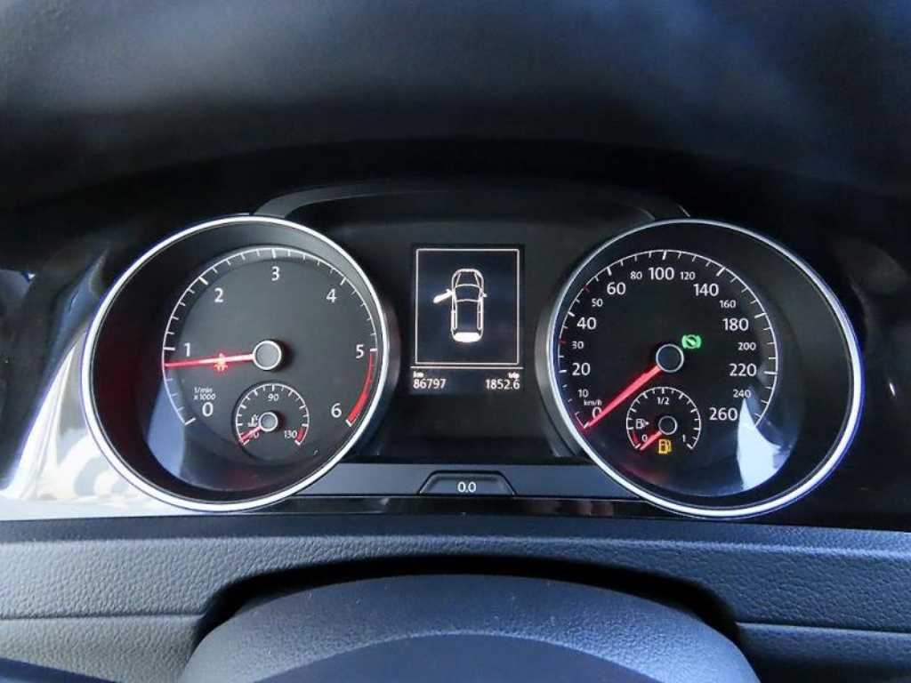 Volkswagen Golf - Vista 9