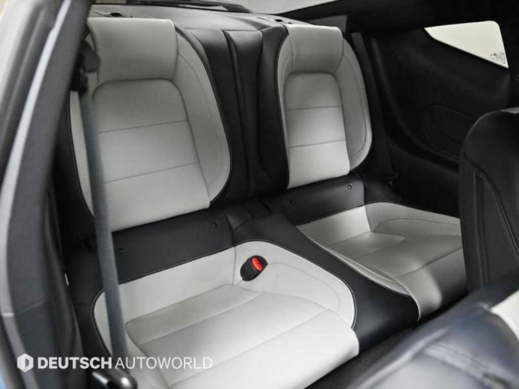 Ford Mustang - Vista 12