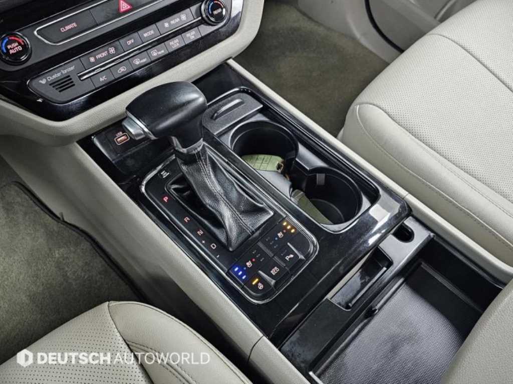 KIA Carnival - Vista 9