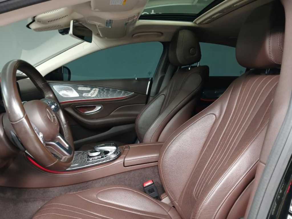 Mercedes Benz CLS Class - Vista 6