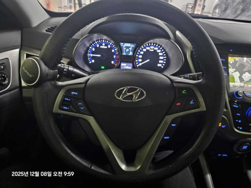 HYUNDAI Veloster - Vista 6