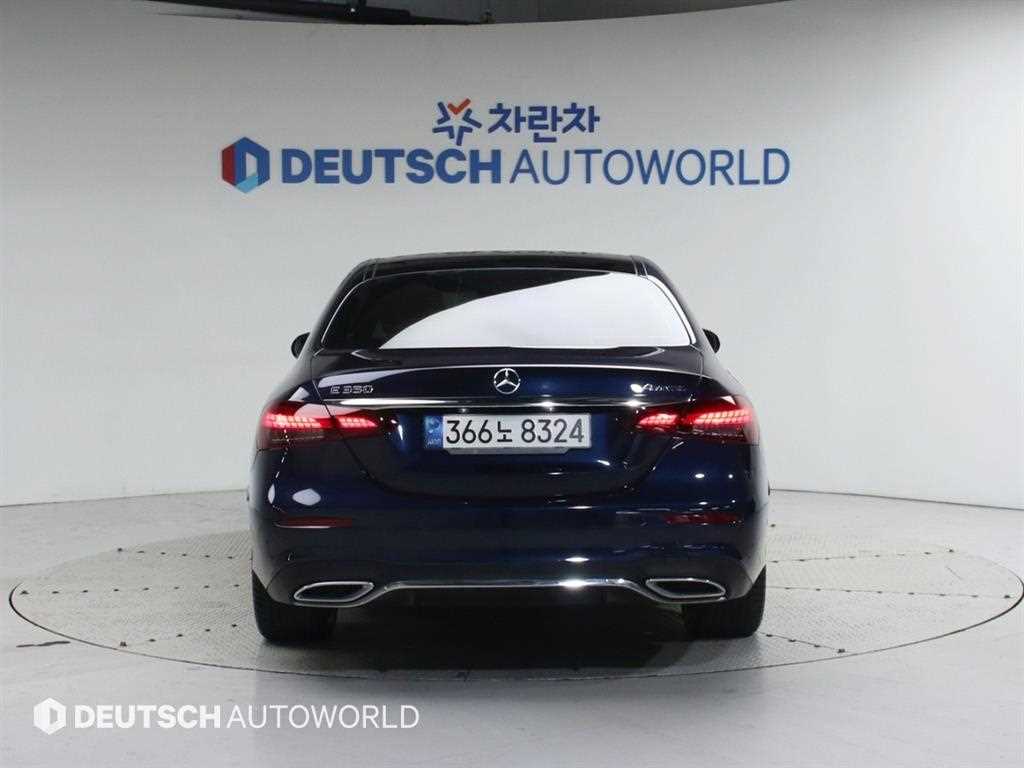 Mercedes Benz E class - Vista 4