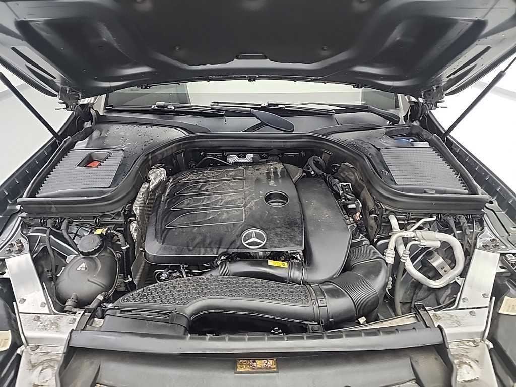 Mercedes Benz GLC Class - Vista 5