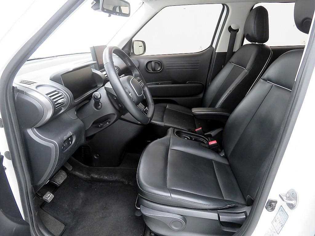 HYUNDAI Casper - Vista 6