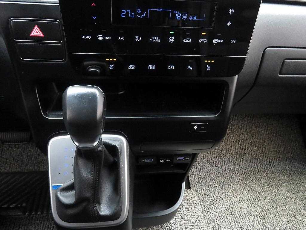 HYUNDAI Staria - Vista 12