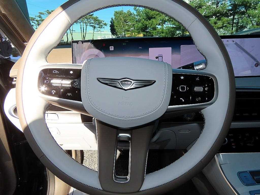 Genesis GV70 - Vista 8