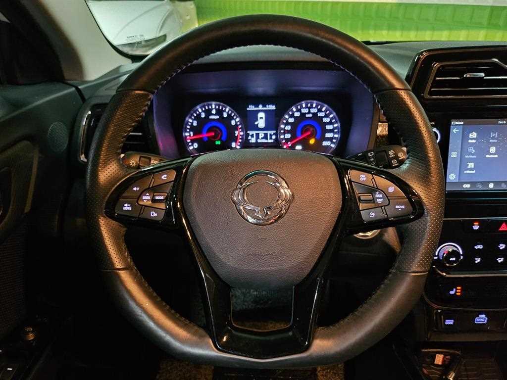 Ssangyong Tivoli - Vista 9