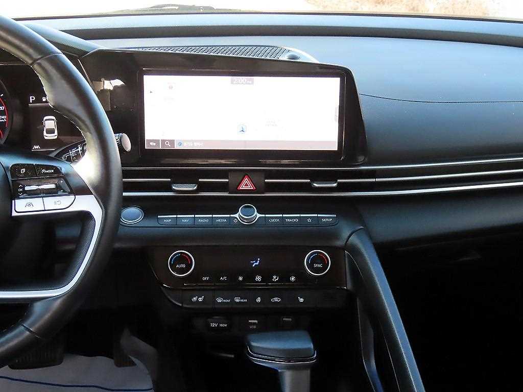 HYUNDAI Avante - Vista 10