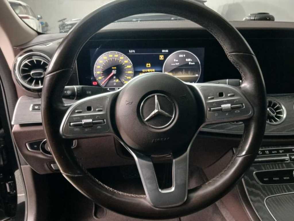 Mercedes Benz CLS Class - Vista 11