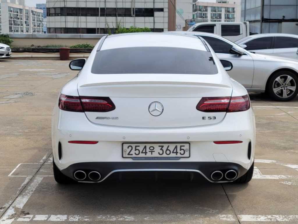 Mercedes Benz E class - Vista 4