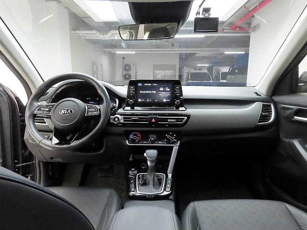 KIA Seltos - Vista 8