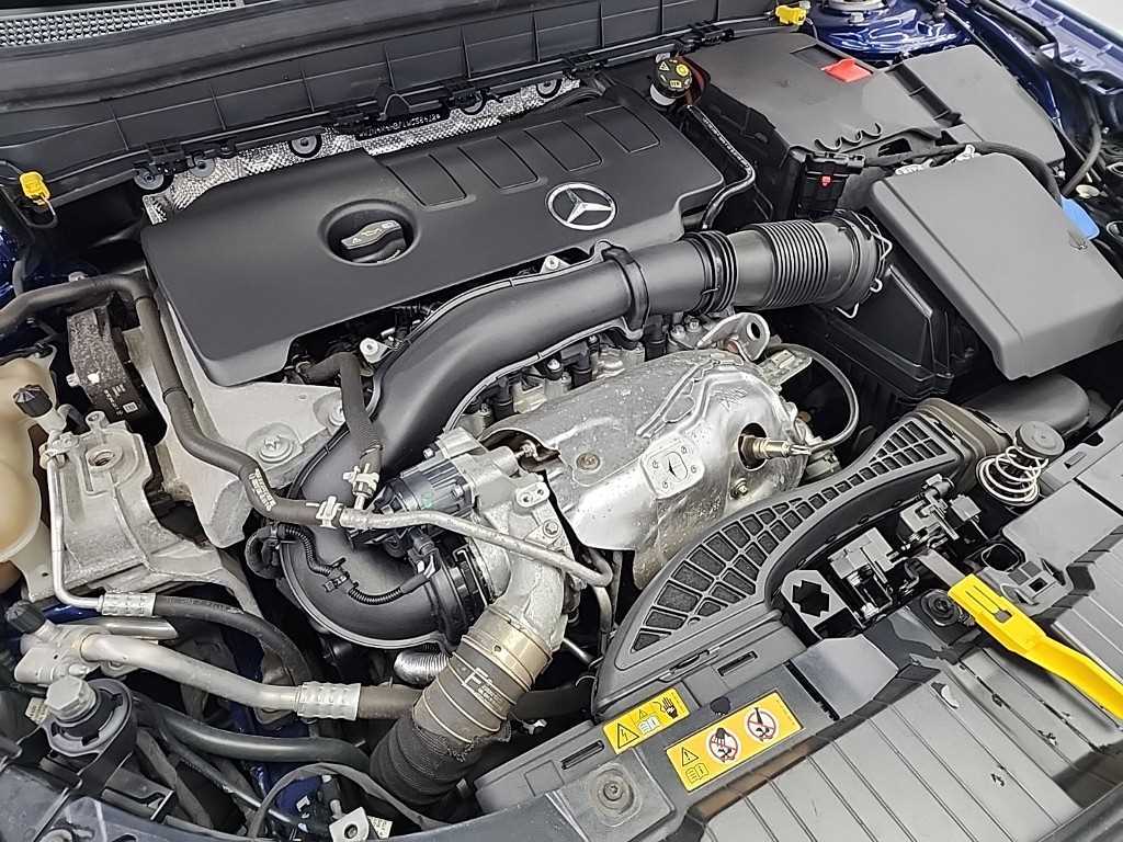 Mercedes Benz GLB Class - Vista 5