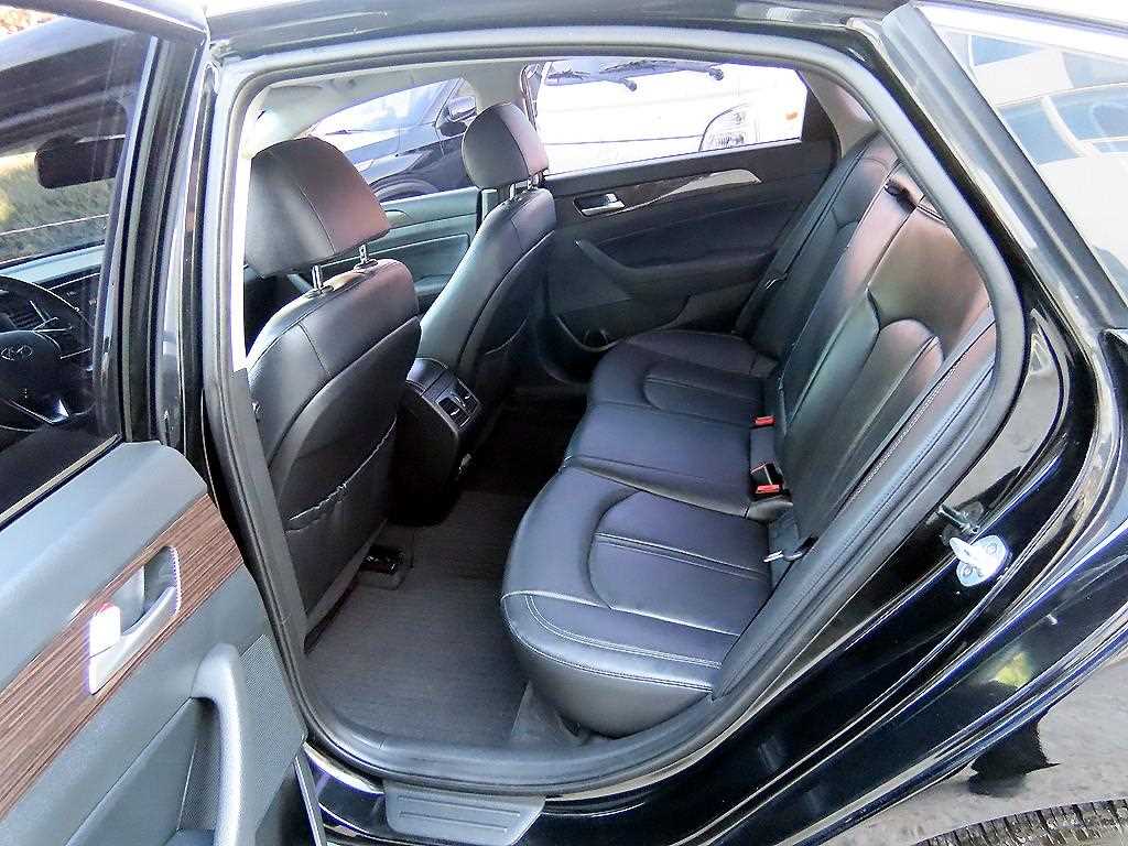 HYUNDAI Sonata - Vista 6