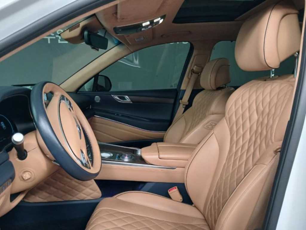 Genesis GV80 - Vista 7