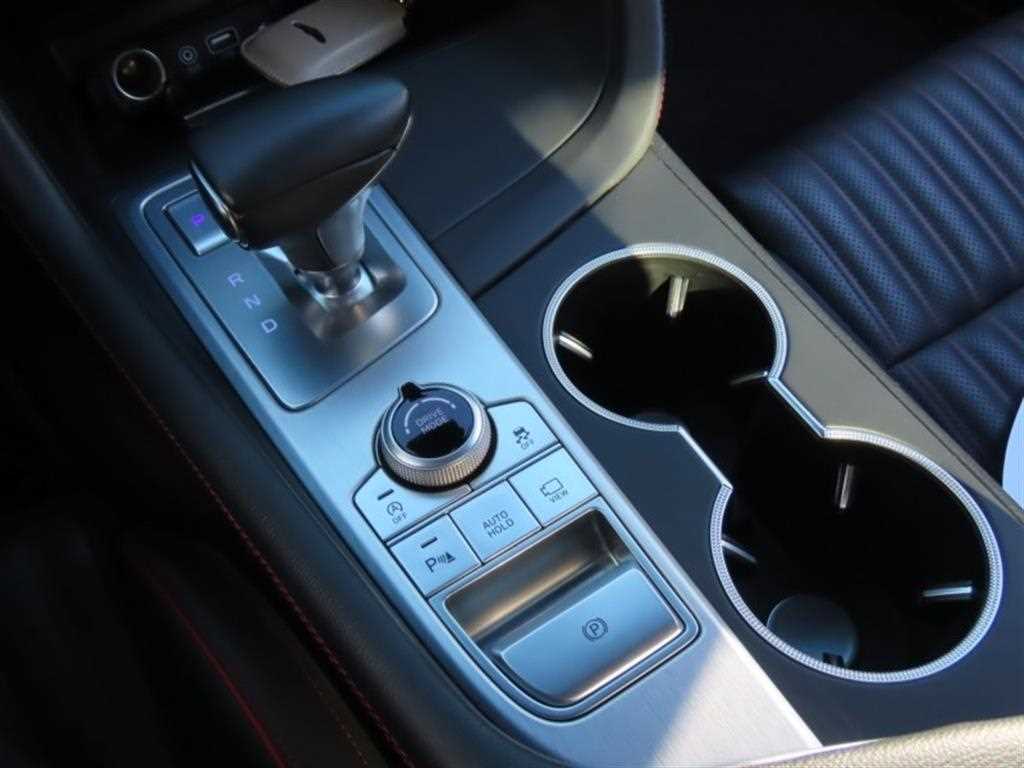 Genesis G70 - Vista 6