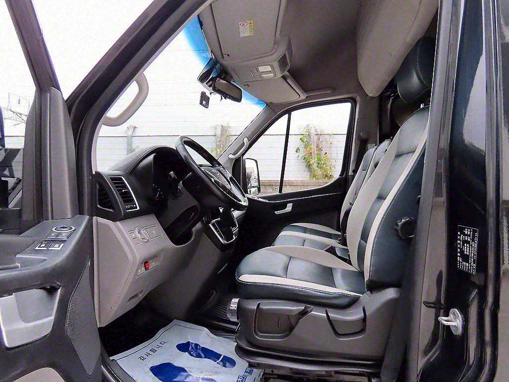 HYUNDAI Solati - Vista 5