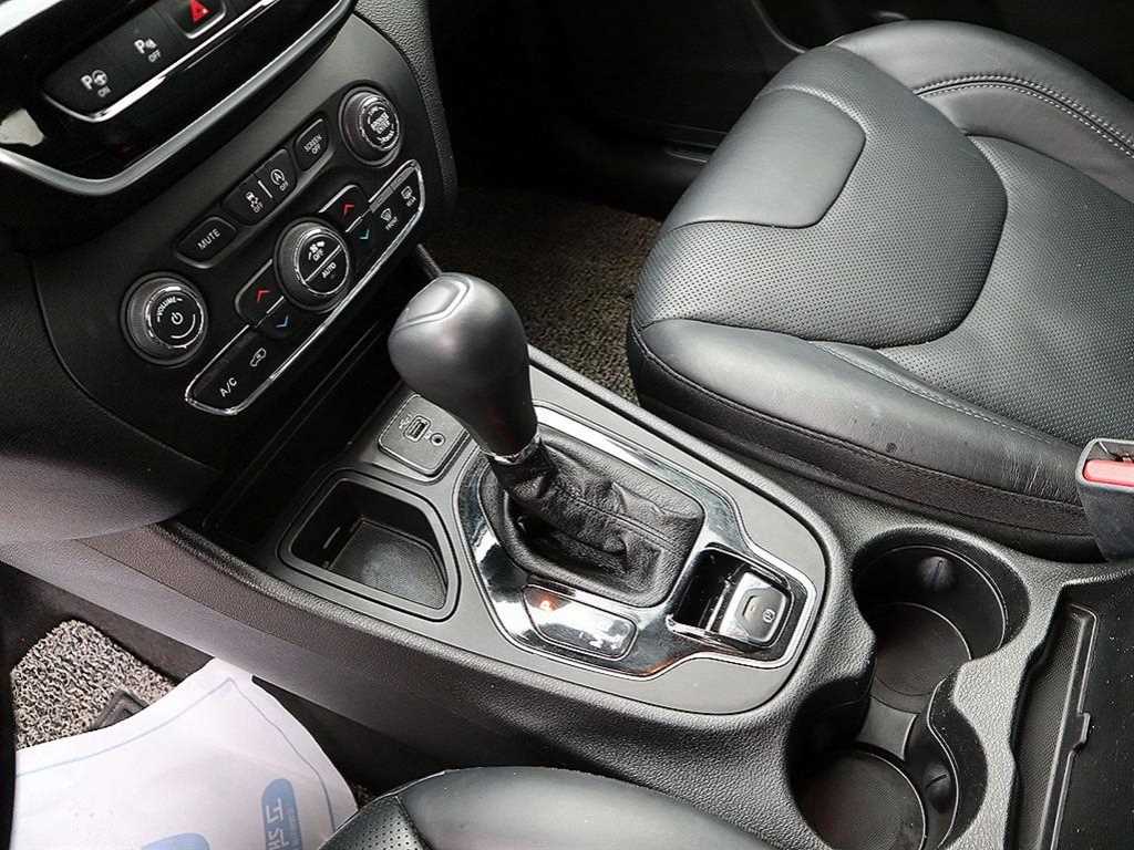 Jeep Cherokee - Vista 10