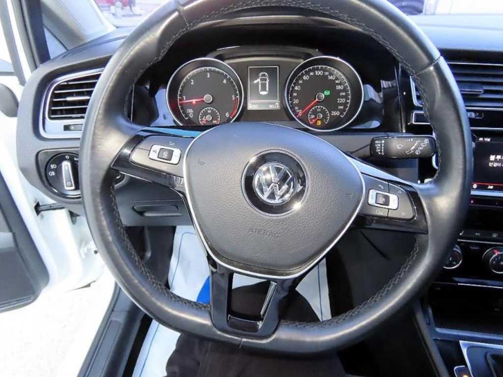 Volkswagen Golf - Vista 8