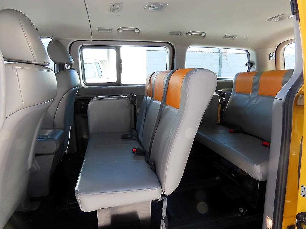 HYUNDAI Starex - Vista 6