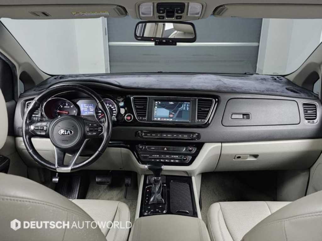 KIA Carnival - Vista 7