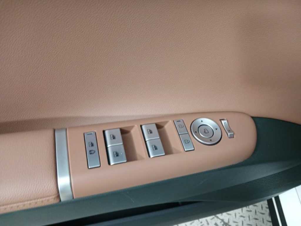 HYUNDAI Grandeur - Vista 9