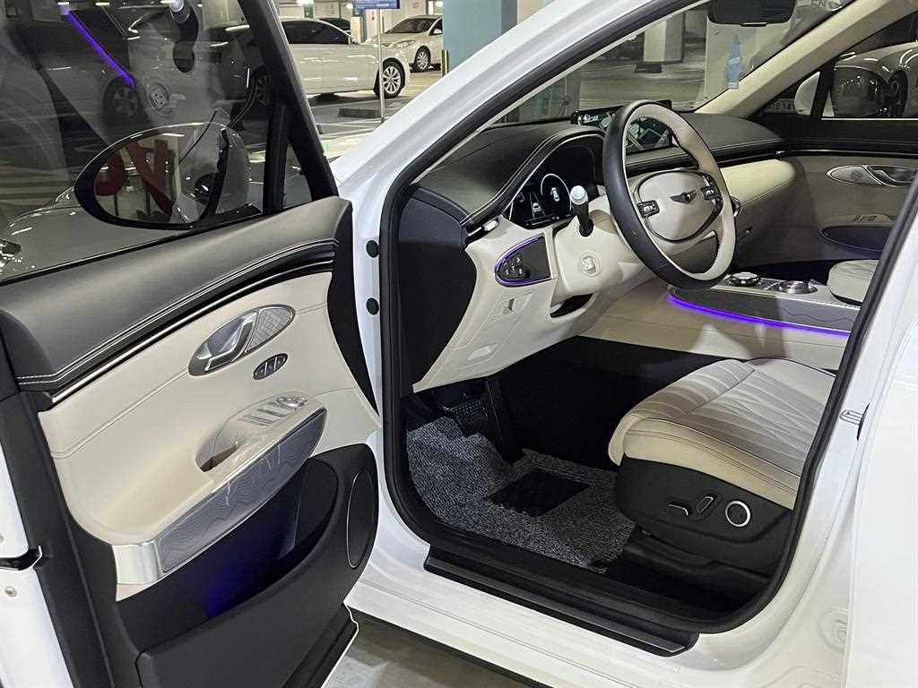 Genesis GV70 - Vista 9