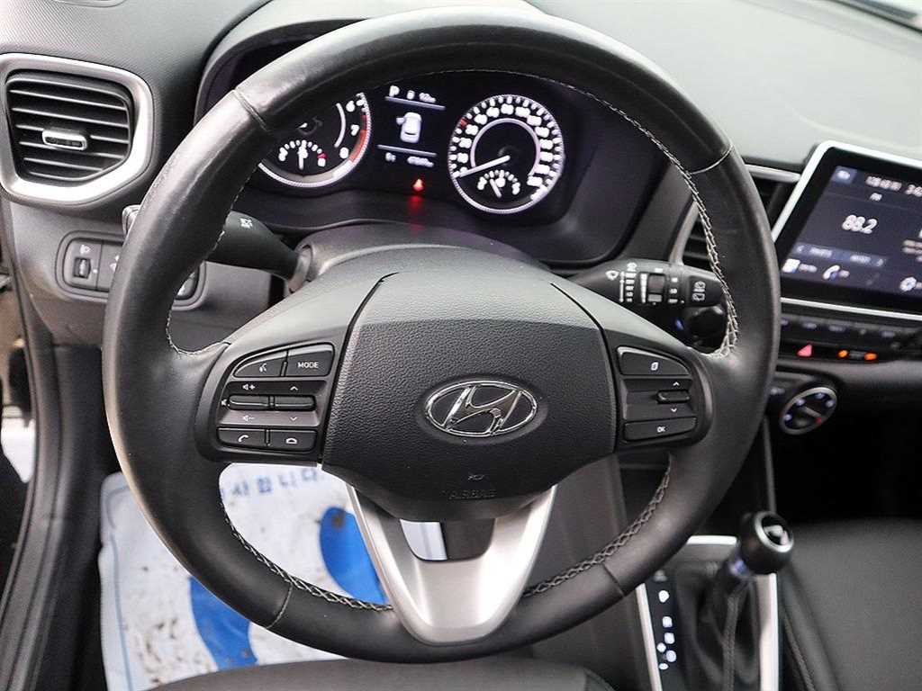 HYUNDAI Venue - Vista 8