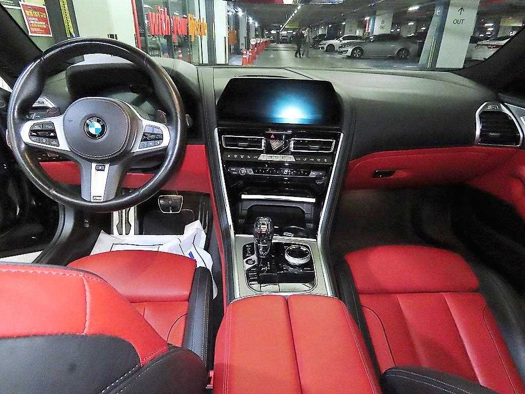 BMW 8 Series - Vista 10