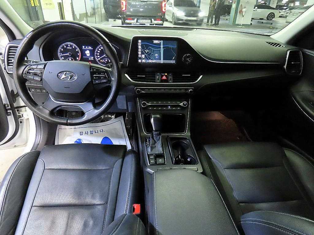 HYUNDAI Grandeur - Vista 10