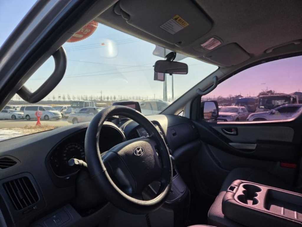 HYUNDAI Starex 2011 - Importación desde Corea - HF Imports Iquique - Foto 14