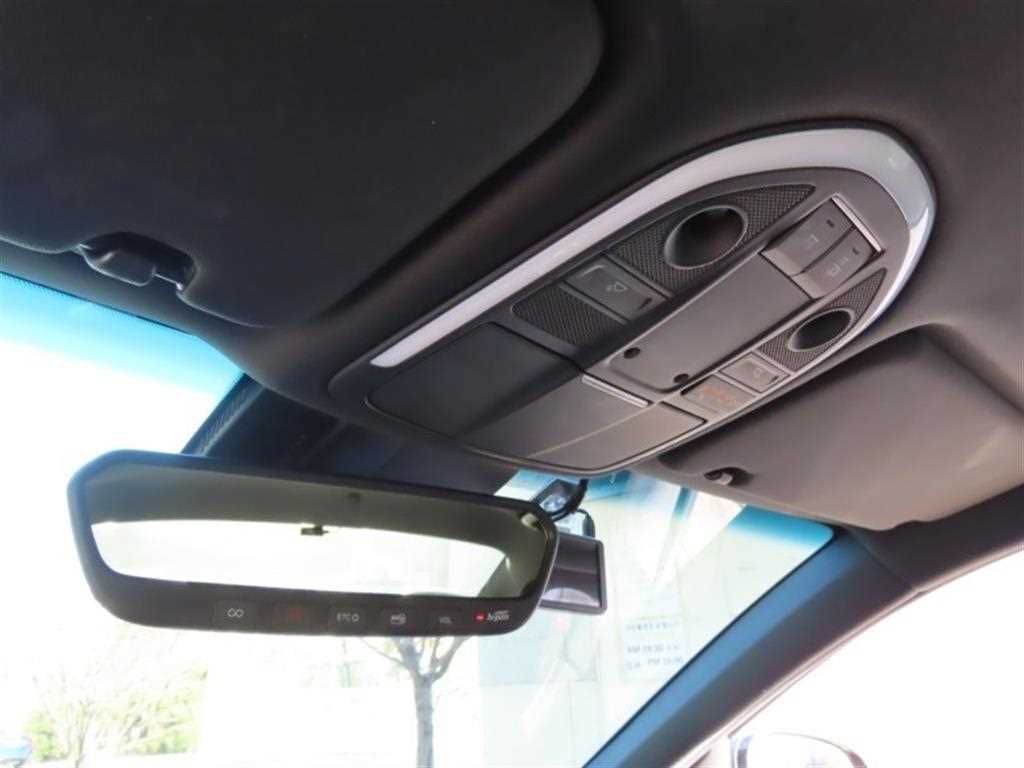 Genesis G70 - Vista 10