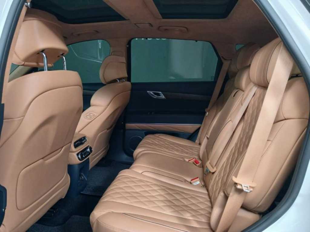 Genesis GV80 - Vista 8