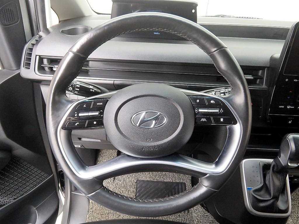 HYUNDAI Staria - Vista 9