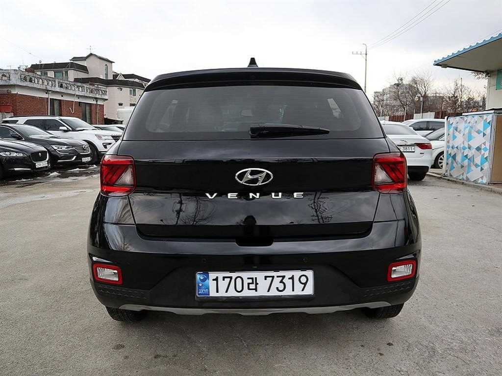 HYUNDAI Venue - Vista 4