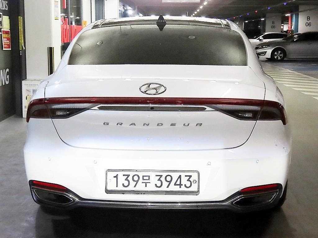 HYUNDAI Grandeur - Vista 5