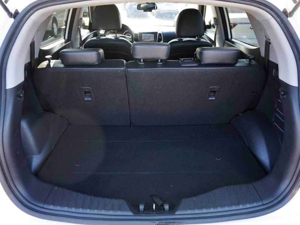 Ssangyong Tivoli 2016 Blanco - Importación desde Corea - HF Imports Iquique - Foto 20