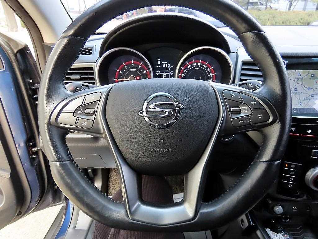 Ssangyong Tivoli - Vista 8