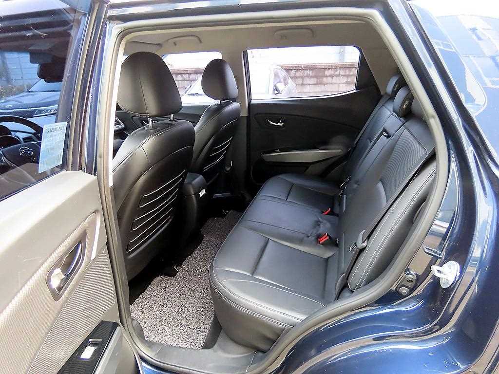 Ssangyong Tivoli - Vista 6