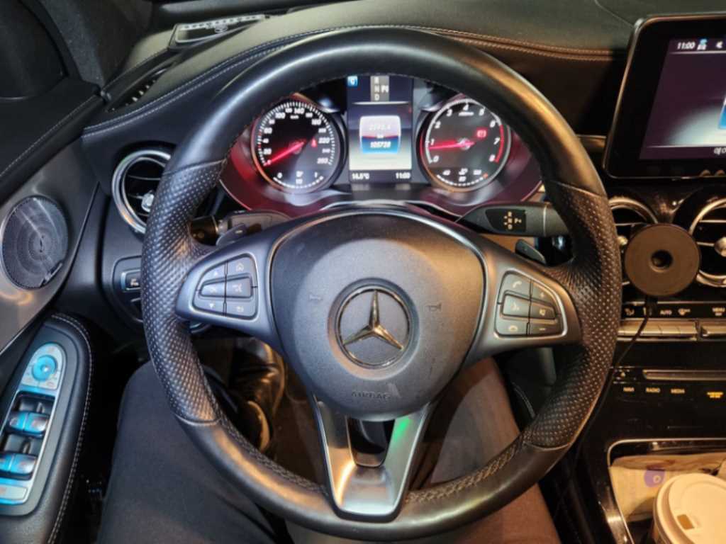 Mercedes Benz GLC Class - Vista 4