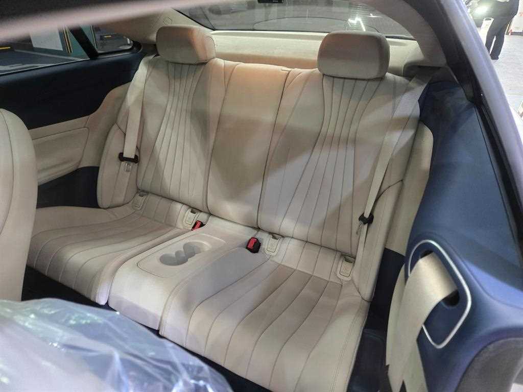 Mercedes Benz E class - Vista 8