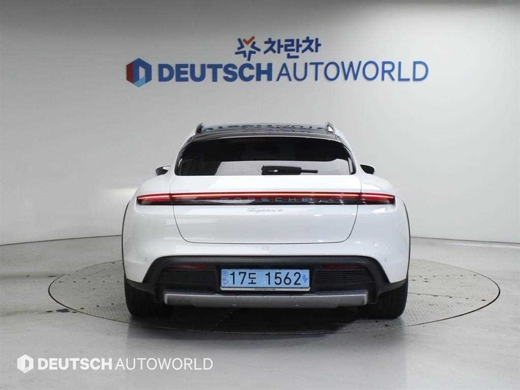 Porsche Taycan - Vista 4