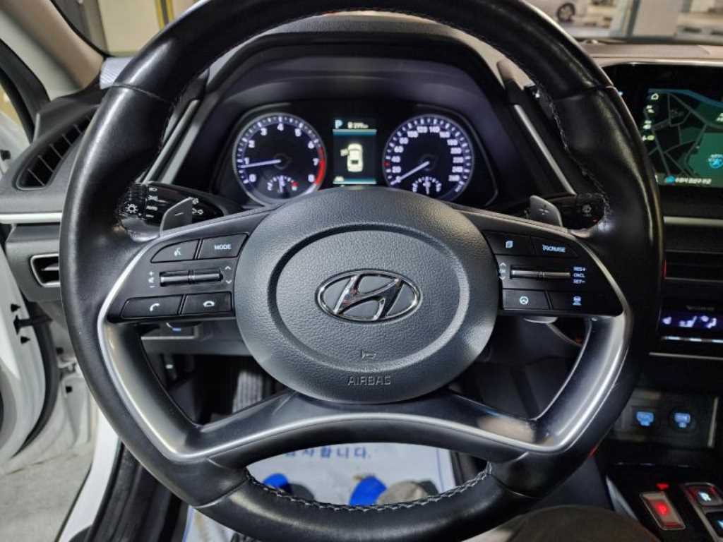 HYUNDAI Sonata - Vista 12