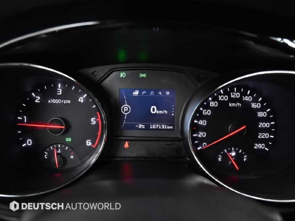 KIA Carnival - Vista 8