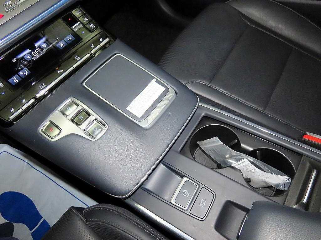 HYUNDAI Grandeur - Vista 12