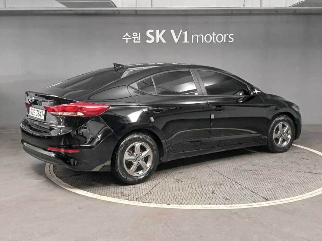 HYUNDAI Avante - Vista 4