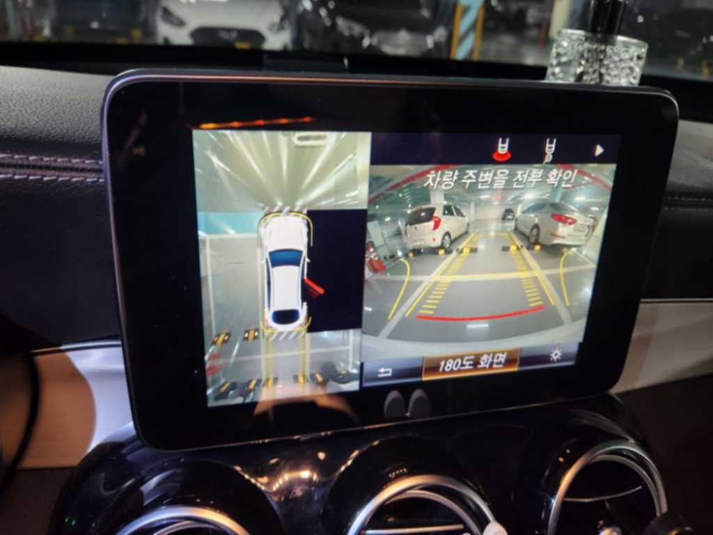 Mercedes Benz GLC Class - Vista 5