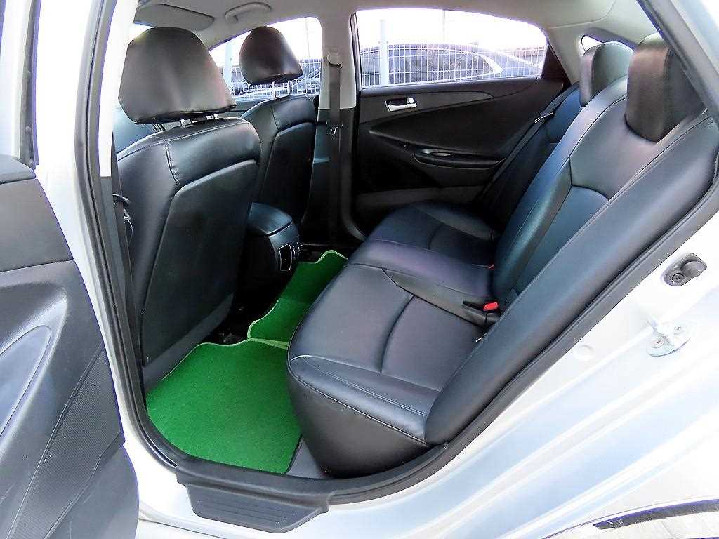 HYUNDAI Sonata - Vista 6