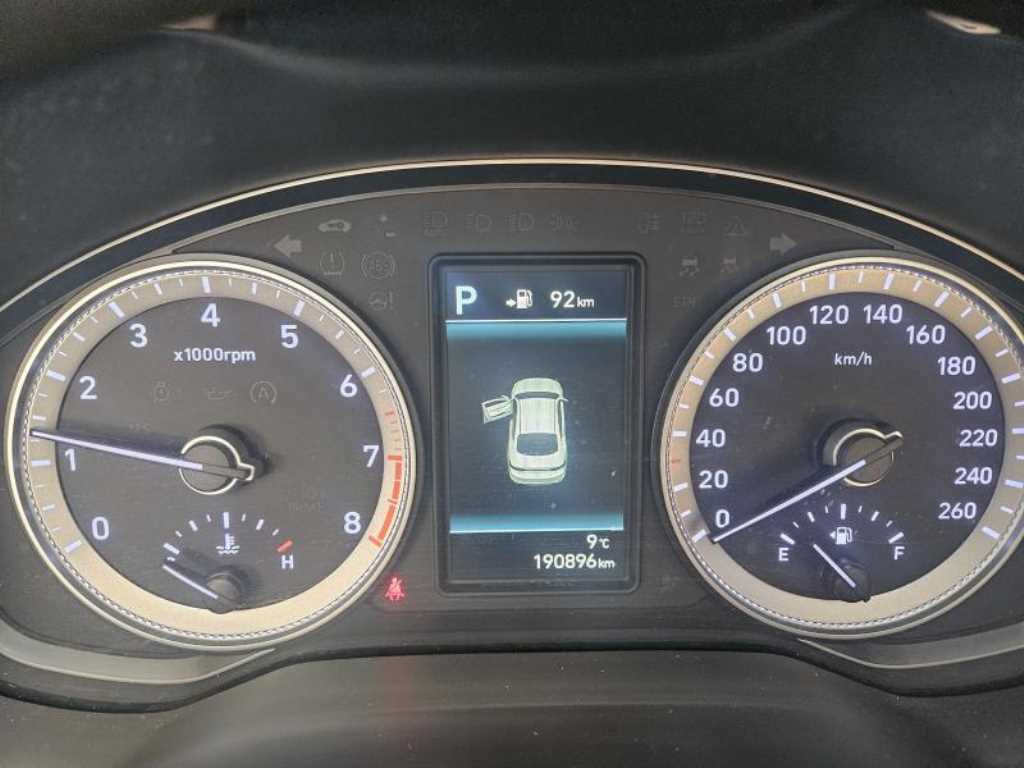 HYUNDAI Grandeur - Vista 8