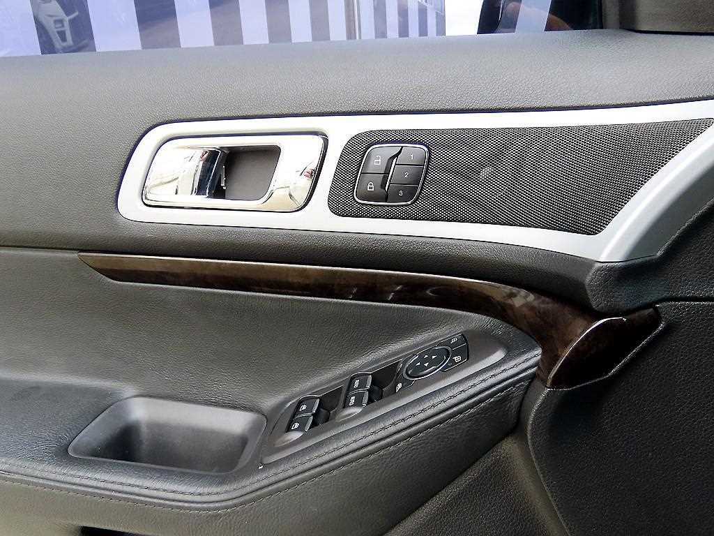 Ford Explorer - Vista 12