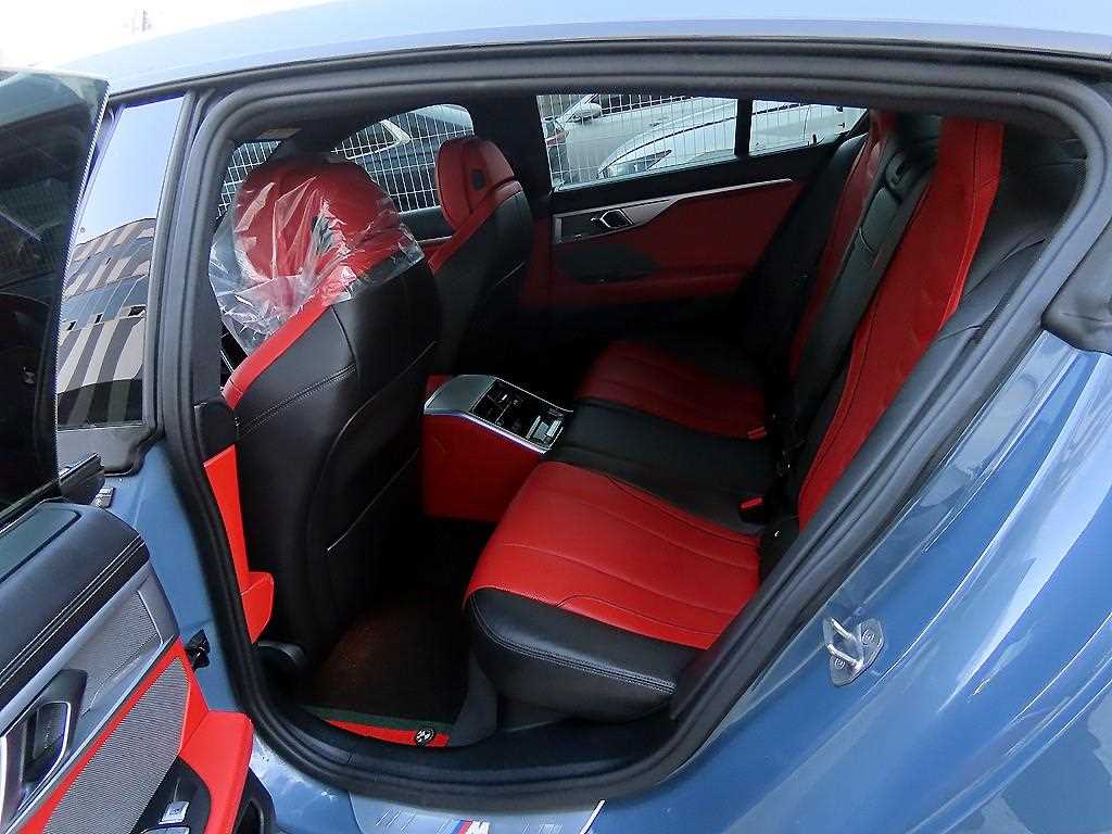 BMW 8 Series - Vista 6